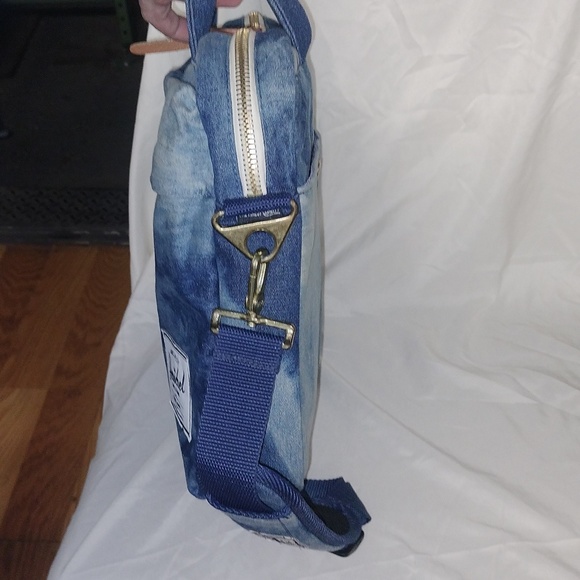 Hershel blue denim laptop case. - Picture 4 of 16